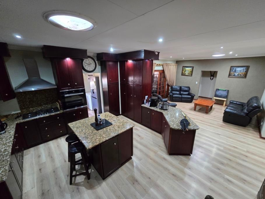 4 Bedroom Property for Sale in Wilkoppies North West